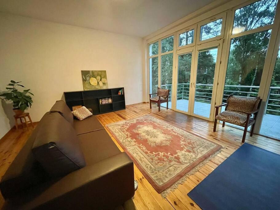 Beautiful Villa With Garden In Milanowek Екстериор снимка