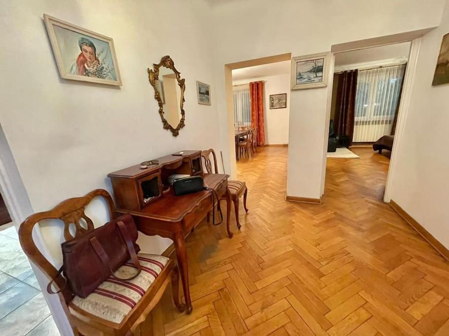 Beautiful Villa With Garden In Milanowek Екстериор снимка