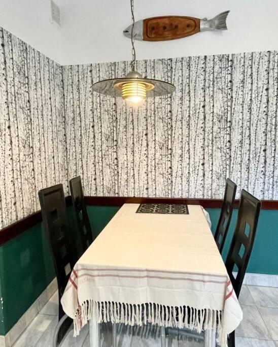 Beautiful Villa With Garden In Milanowek Екстериор снимка