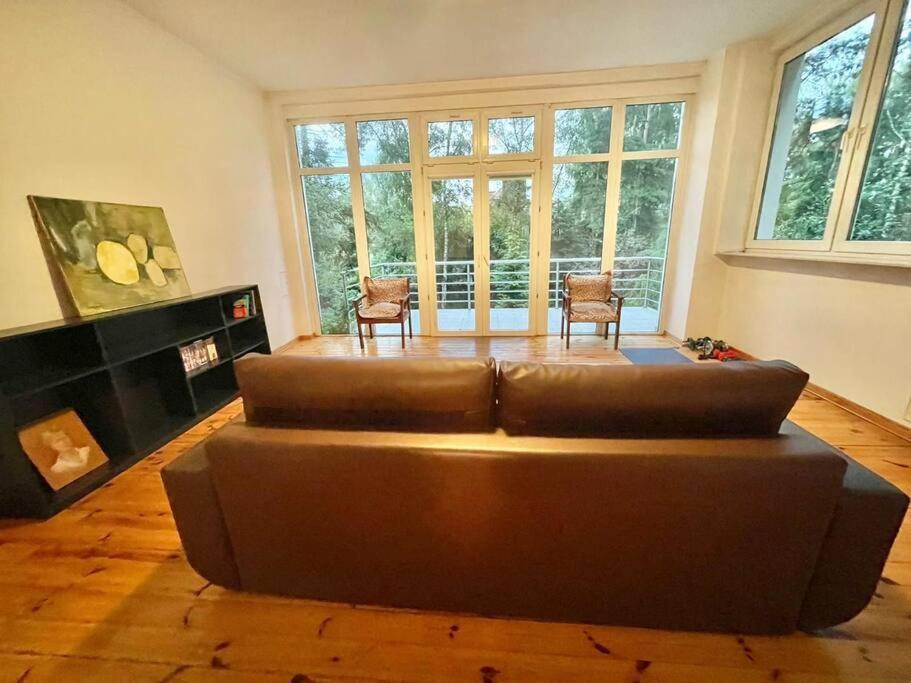 Beautiful Villa With Garden In Milanowek Екстериор снимка