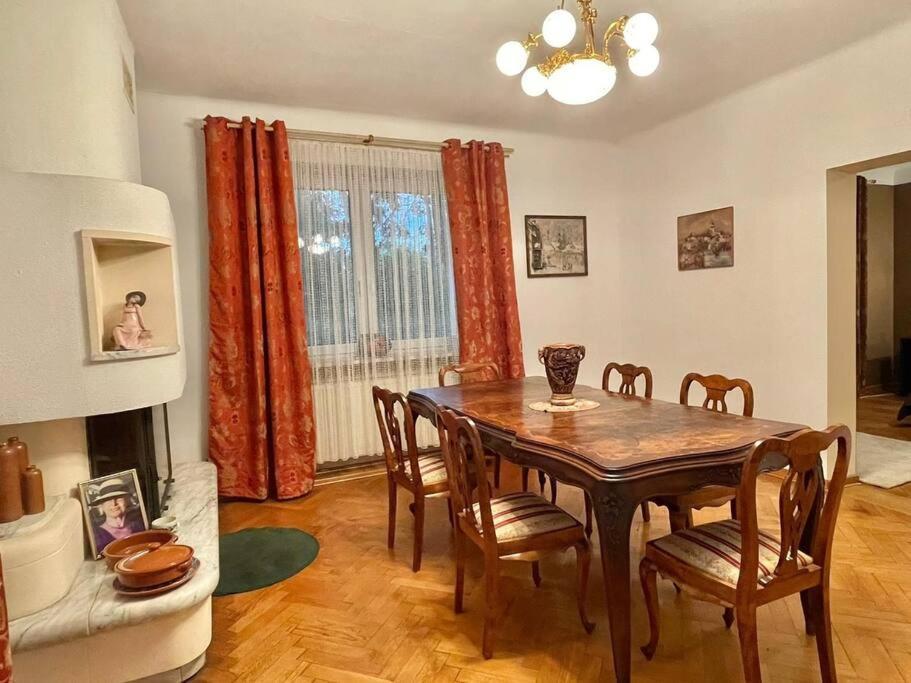 Beautiful Villa With Garden In Milanowek Екстериор снимка