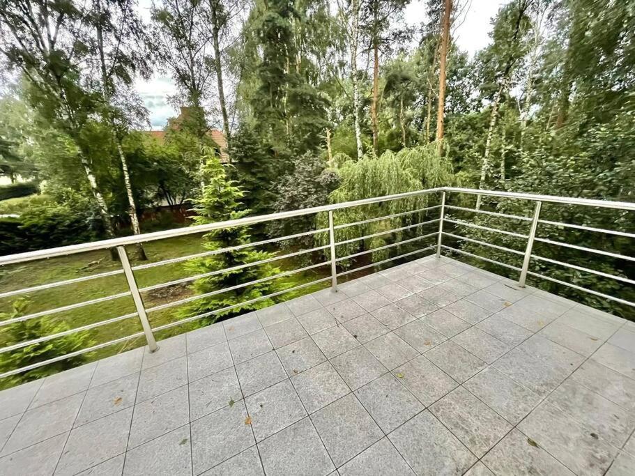 Beautiful Villa With Garden In Milanowek Екстериор снимка