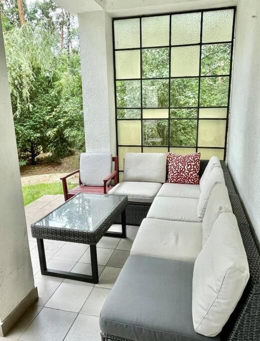 Beautiful Villa With Garden In Milanowek Екстериор снимка